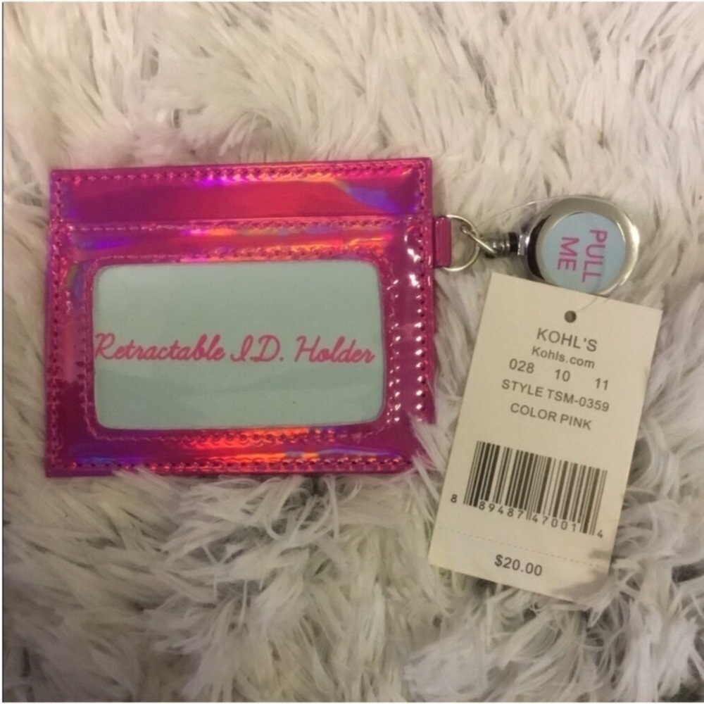 Kohl’s Woman or student retractable ID case attached retractable clip